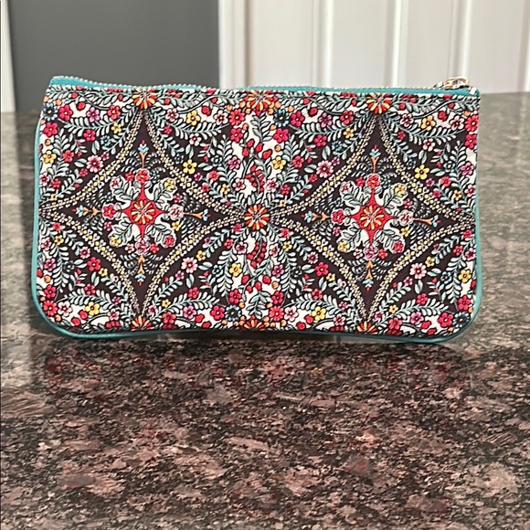 Vera Bradley Kaleidoscope Pattern Retired Spring 2019 Zippered Pouch NWOT - Picture 8 of 13